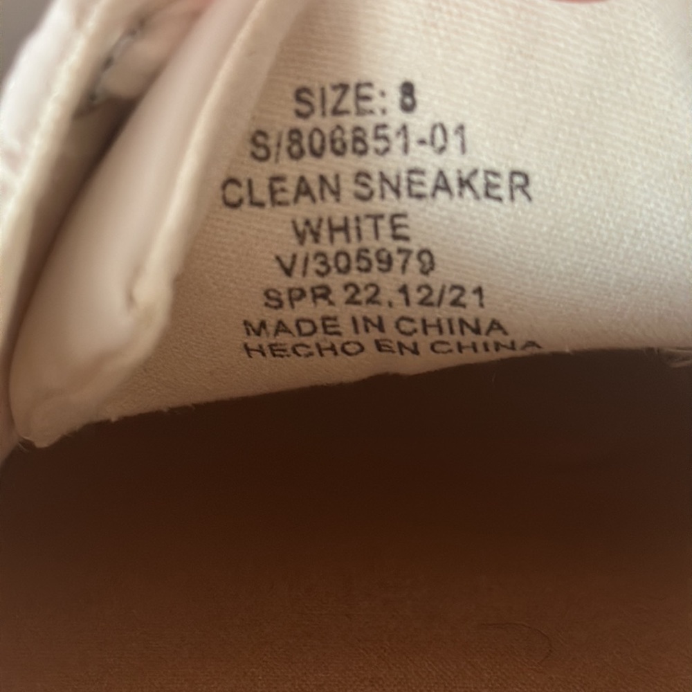 Banana Republic White Leather Sneaker - Picture 3 of 3